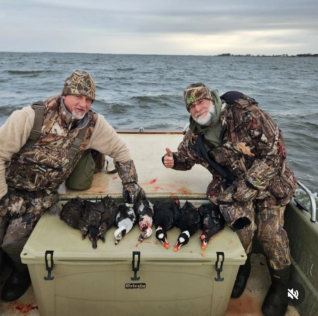 Fin N' Feather Chesapeake Bay Maryland Duck Hunting Guides | Guided Duck Hunts In The Tangier Sound hunting Bird hunting