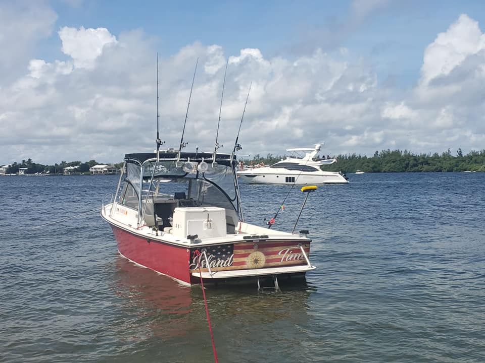 Motorboat (engine-powered)