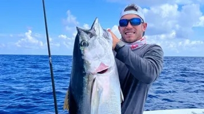 Uno Mas Fishing Charters