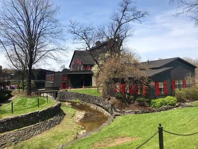 The Smoky Bourbon Excursion | 4 Nights (September 25 - 29) Kentucky Bourbon Trail Seasonal Trip (STANDARD PACKAGE) 