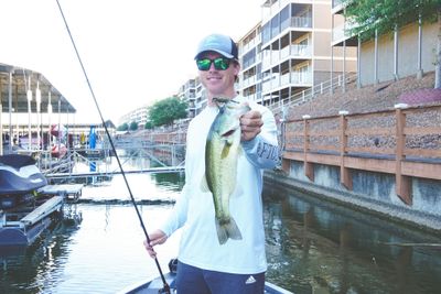 Fishing Guide Lake of the Ozarks | 4 or 6 Hours Guided Fishing Trip Max of 3 Persons