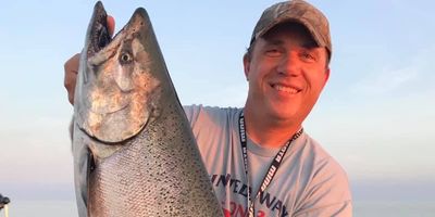 10 HR Fishing in Lake Michigan