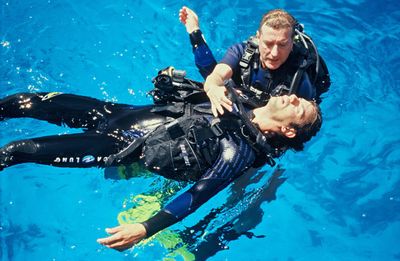 CPR, AED & First Aid Courses | PADI CPR, AED, First Aid