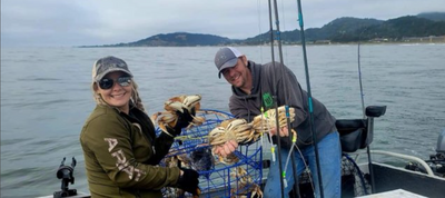 8-10 HR Crabbing & Salmon Fishing Adventure 