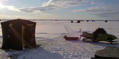 Full Day Ice Fishing Trip – South Linwood (10hrs)