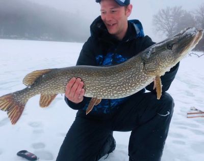 Ice Fishing Pike&Bass in Vermont (Ice-in and Ice Out)