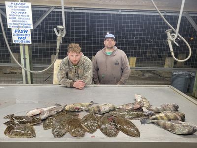 (2 Boat gigging) Unleash the Nighttime Adventure: Gigging Fun in Matagorda. (Weekday trips by appointment only)