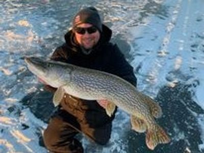 Lake Geneva Fishing Charter |8-Hour Full Day Seasonal Ice Fishing Private trip