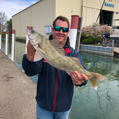 Detroit River Walleye Jigging