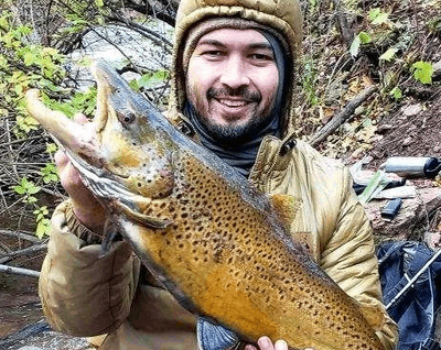 Discover the Ultimate Pin Fishing Experience in Farmington River, CT!