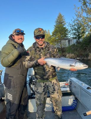 Spring Chinook Fishing – Cowlitz and Columbia