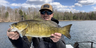 Private 9 Hour Smallmouth Bass Fishing Trip 