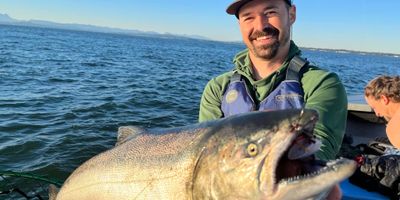 8-Hour Private Fall Salmon Fishing Experience