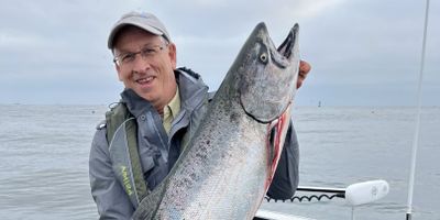 8 HR Private Spring Salmon Fishing Experience