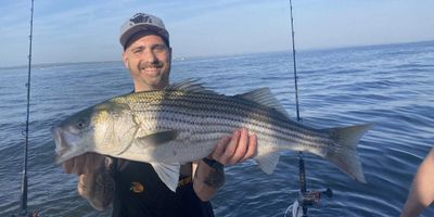 Fall Striped Bass Fishing – 6 Hour AM Trip