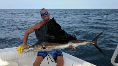 Private Full-Day Reefs and Wrecks Fishing Tirp