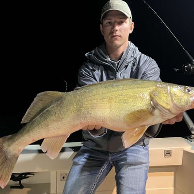 Green Bay Walleye Charter | Sturgeon Bay 36' 