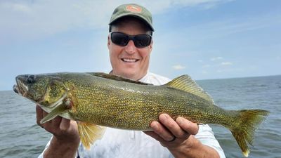 Whole Day Fishing Charter in Green Bay / Lake Winnebago