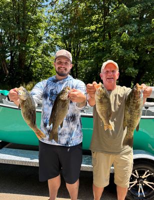 Umpqua River Bass Fishing  8 Hour Charter Trip 