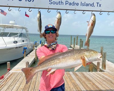 Redfish Honeyhole Catching in South Padre Island (7AM)