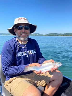 6 hour Lake Fishing Charter in Branson, MO