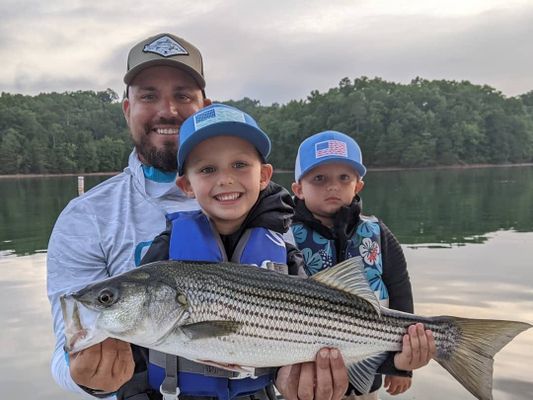 Lake Lanier Fishing Charters | 4-Hour Private Fishing Trip