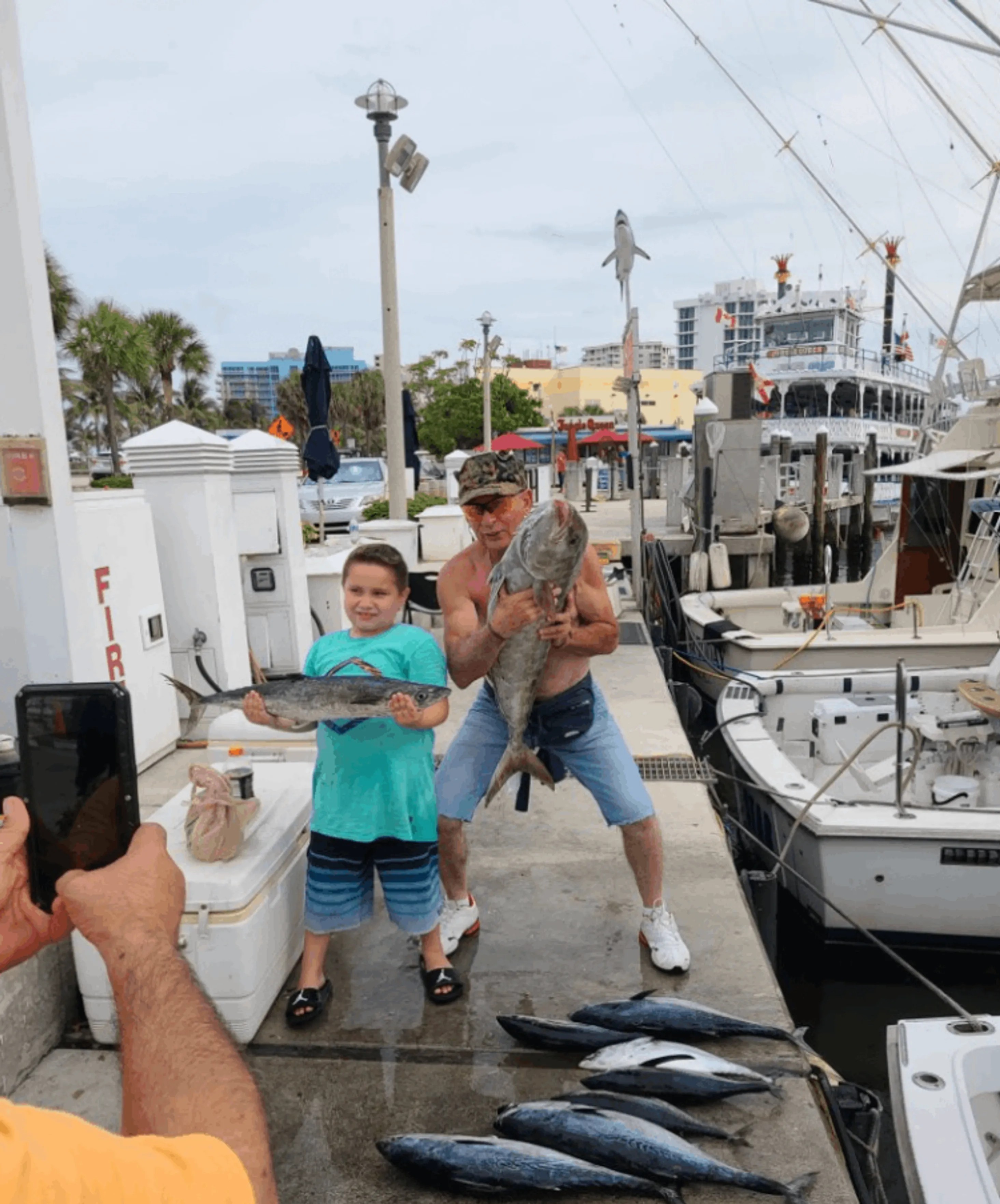 2 anglers fishing in FL