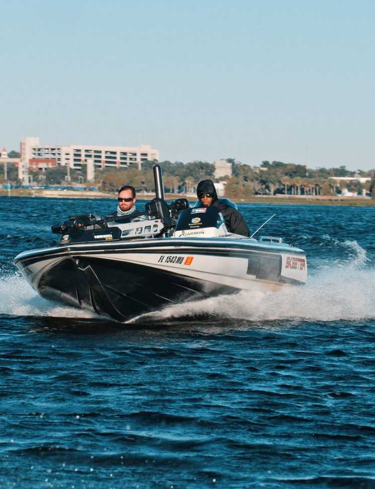 Skeeter Zx200