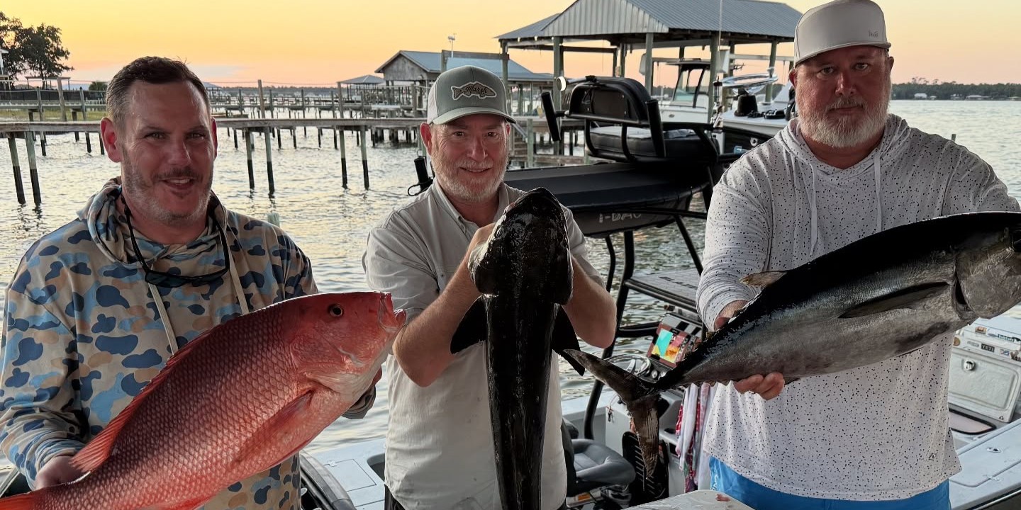 Homosassa offshore fishing charter boat targeting grouper and snapper in Gulf waters