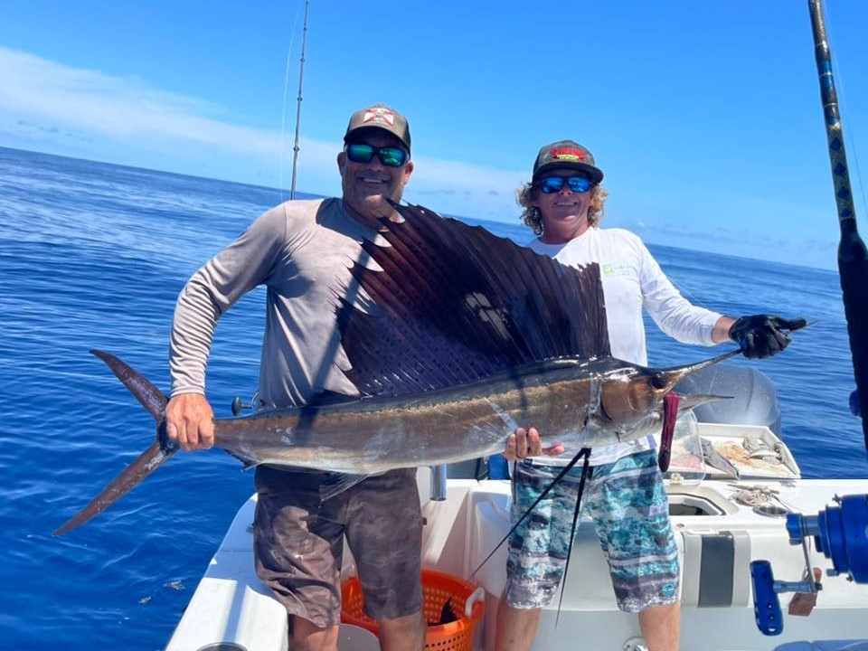 6 hour Tampa offshore fishing charter boat in Gulf of Mexico targeting snapper grouper tuna