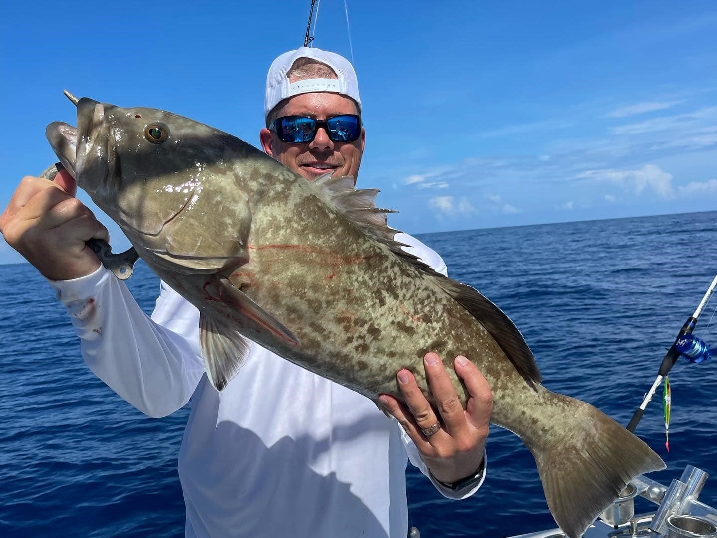 Tampa offshore fishing charter boat targeting red snapper and grouper in federal waters