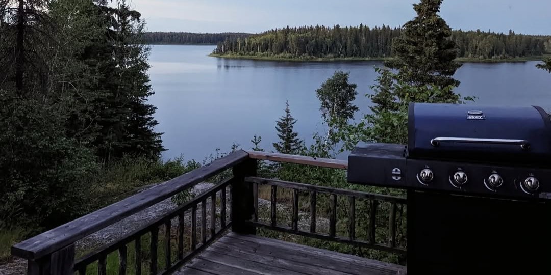 4-bedroom lake cabin rental with boat for up to 11 guests, walleye and pike fishing packages