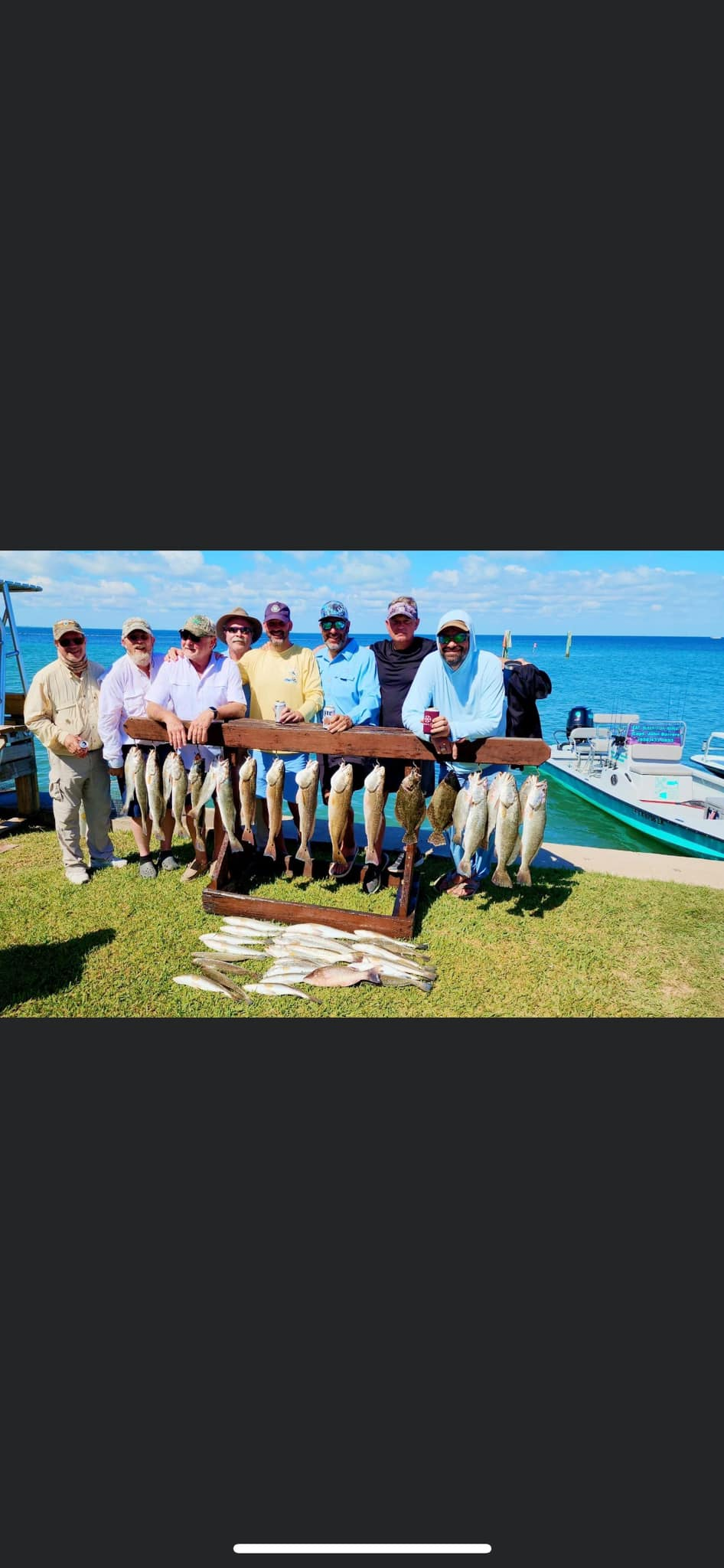 8 anglers enjoying a fishing trip in TX
