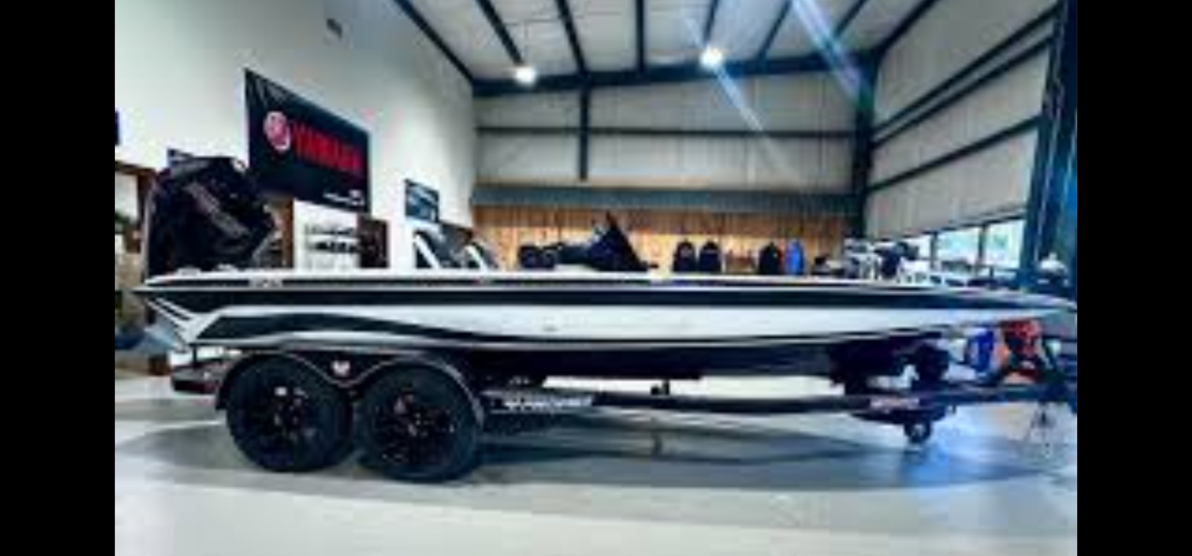 Phoenix boat