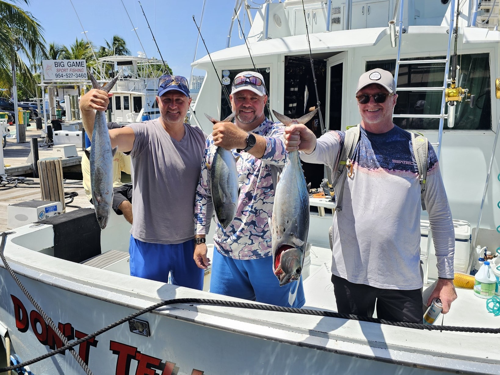 Fort Lauderdale deep sea fishing charter boat targeting mahi, tuna, sailfish & sharks offshore