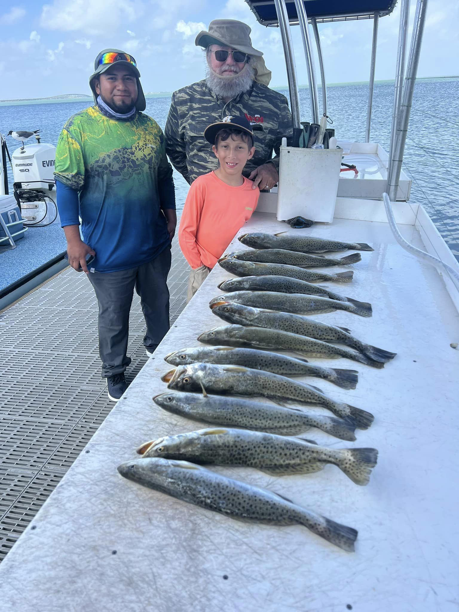 Anglers with 4 big fish caught while fishing in TX