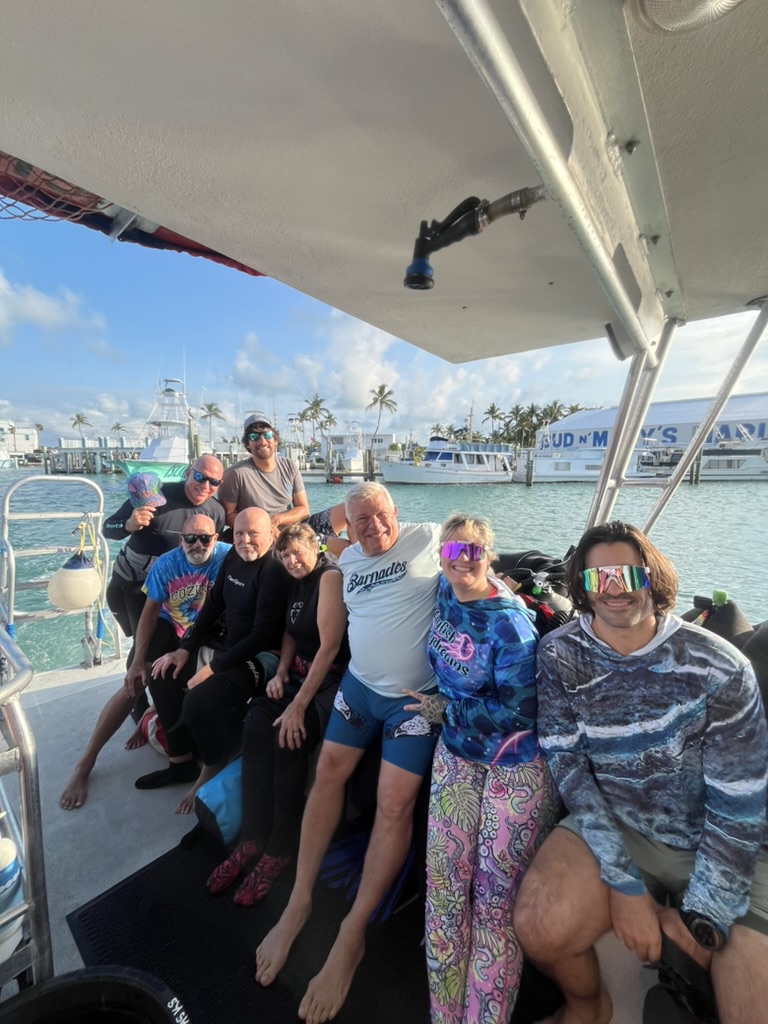 Group of 8 people enjoying water sports in Islamorada