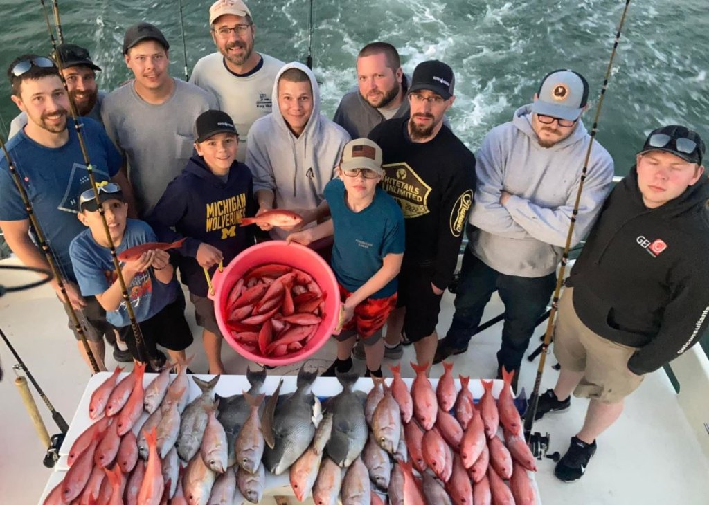 Group of 12 people in Alabama enjoying outdoor activity