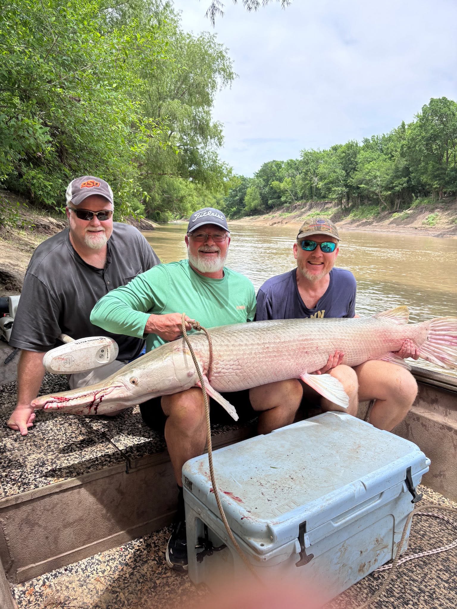 Large alligator gar caught while fishing in Palestine Texas