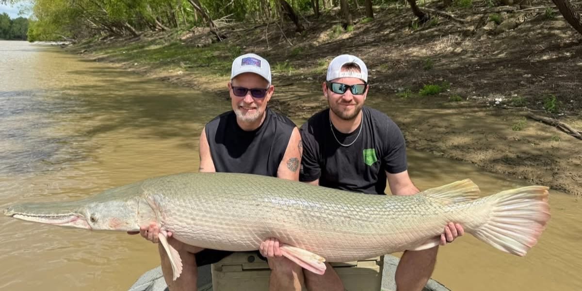 Pro alligator gar fishing trip on Trinity River near Palestine, Texas with experienced guide