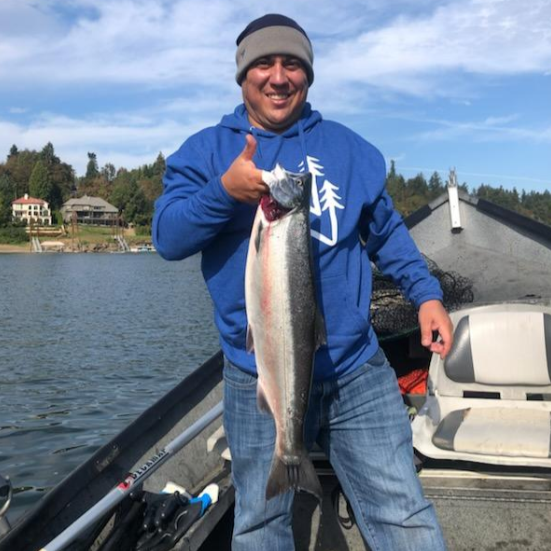 Oregon drift boat fishing charter on river with Alumaweld Guide Model for steelhead fishing