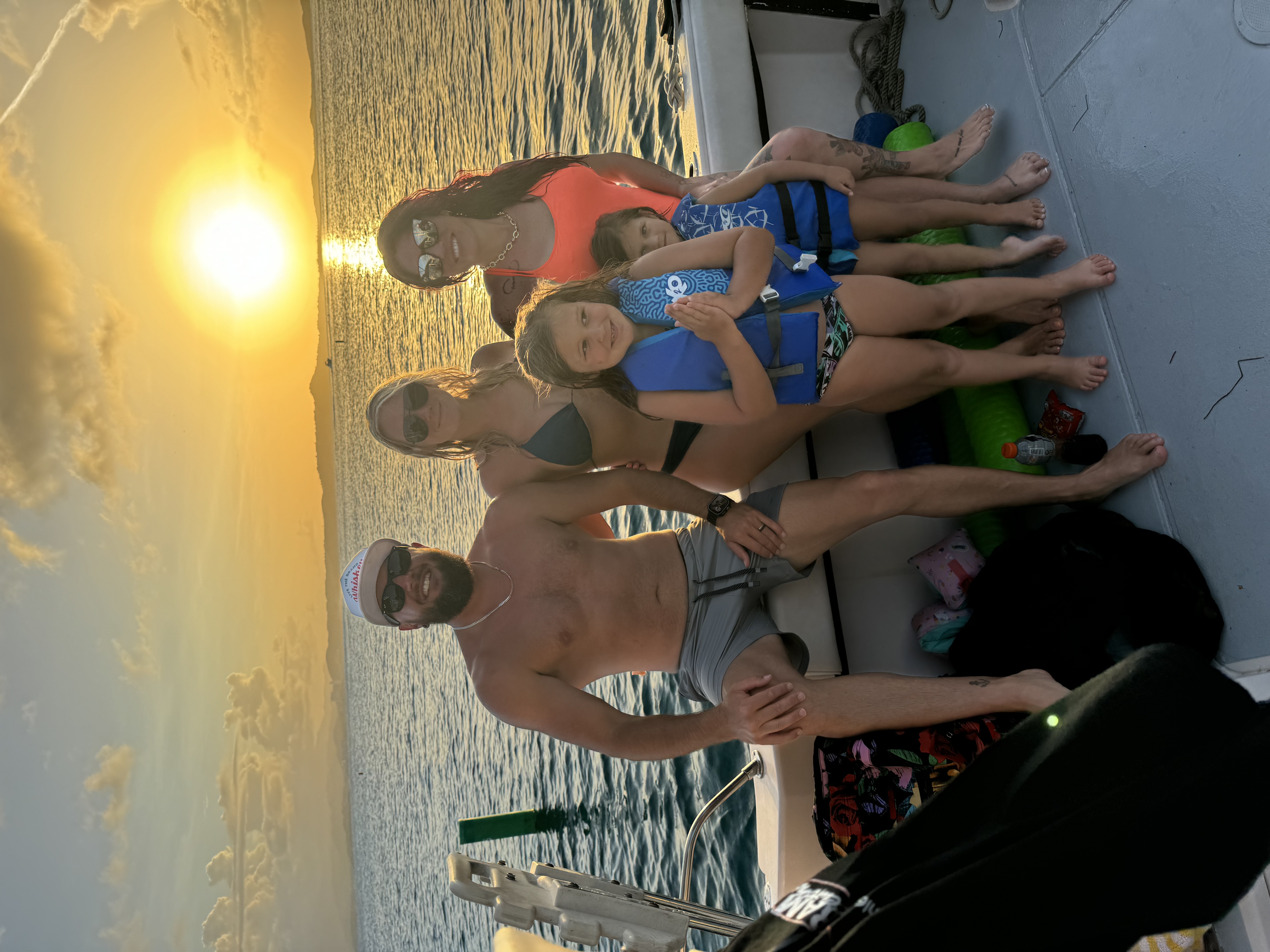 5 people on a fishing tour in Fajardo