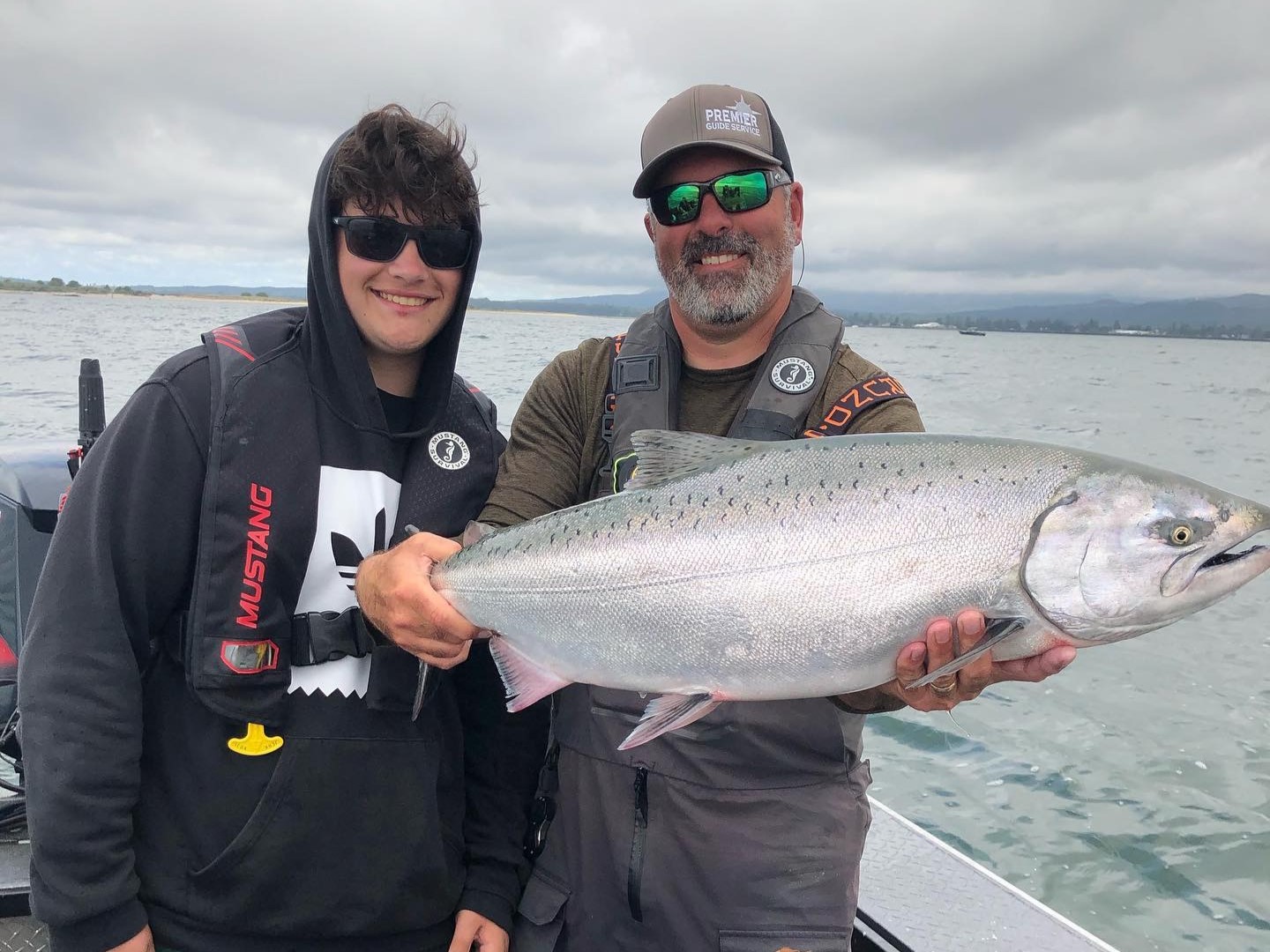 2 people fishing in OR