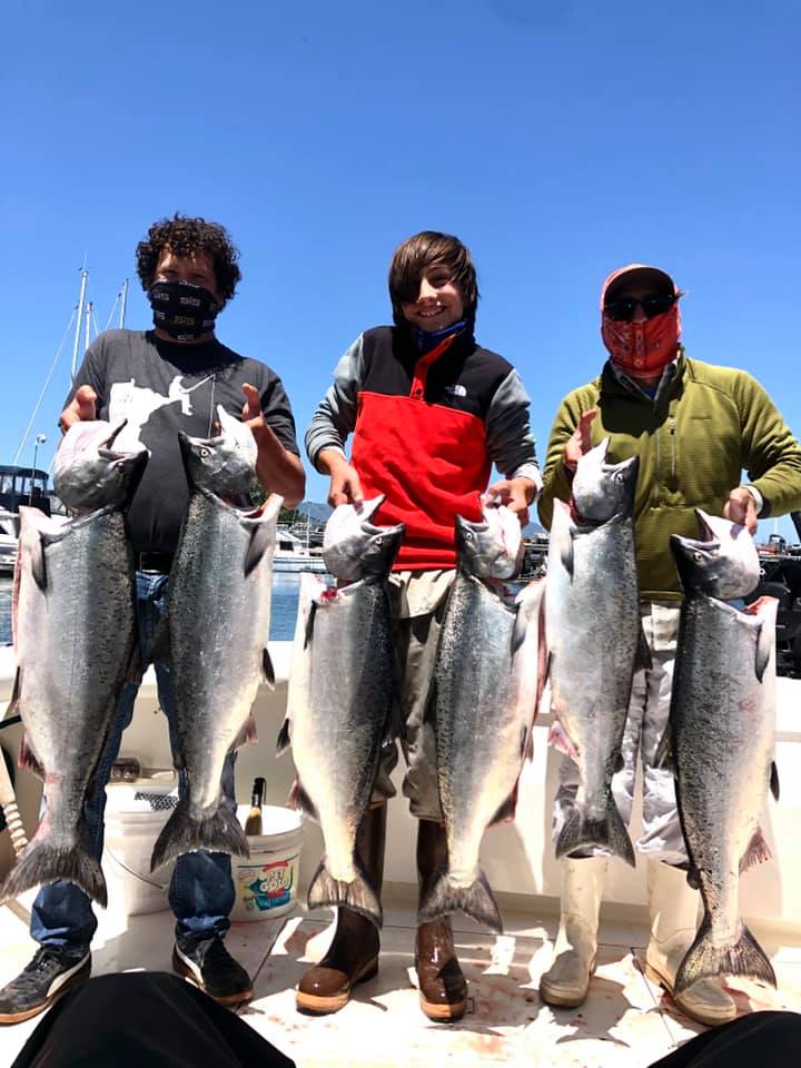 6 great barracuda fish caught in CA
