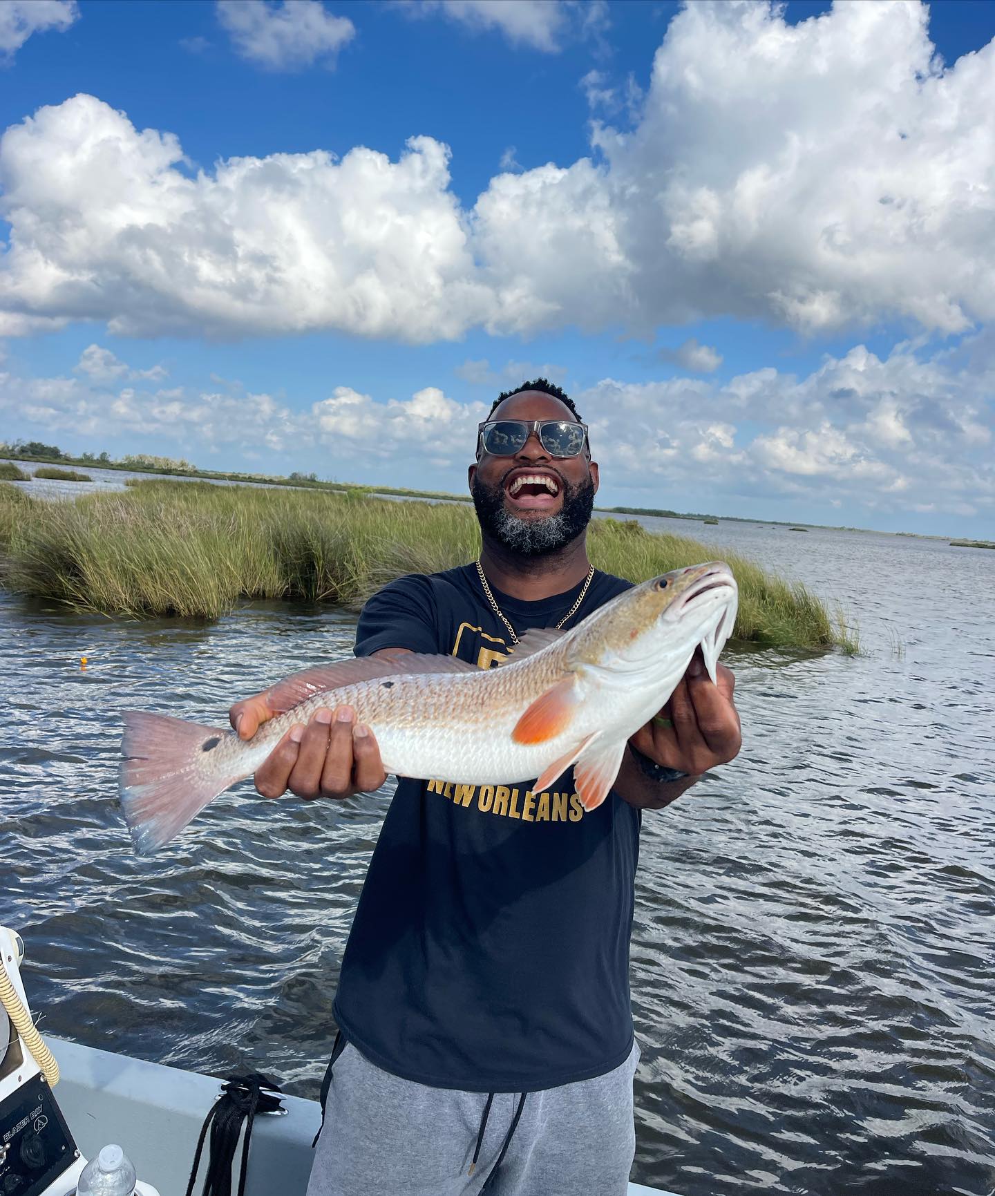 Fishing in LA with a huge 25-inch fish