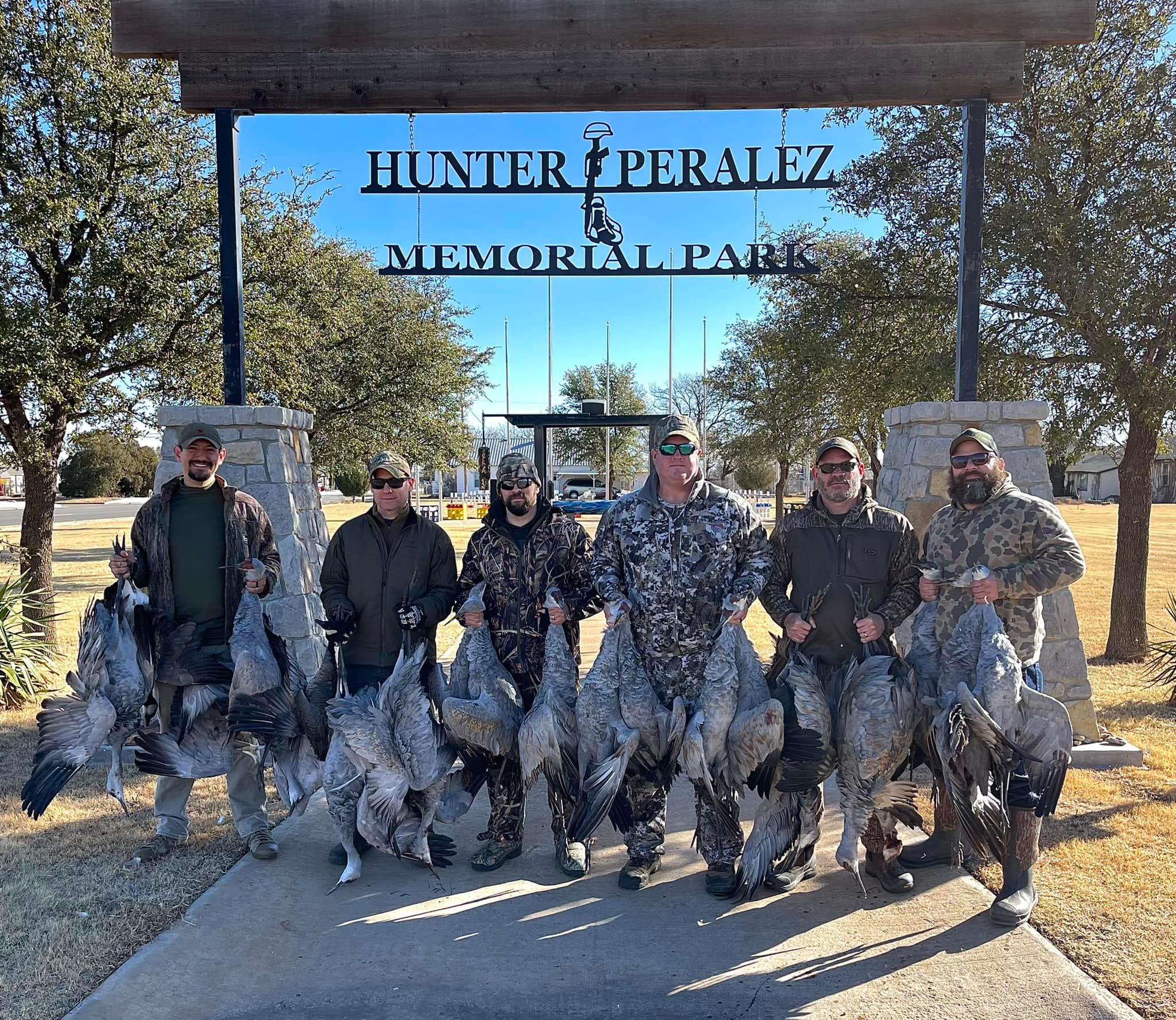 6 people hunting in Texas
