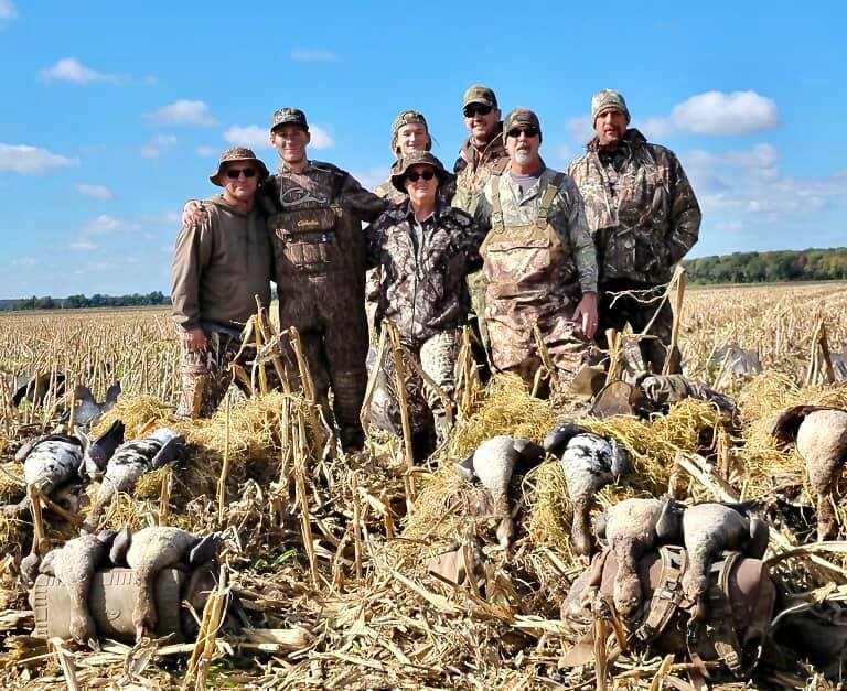 7 people in Plainview hunting