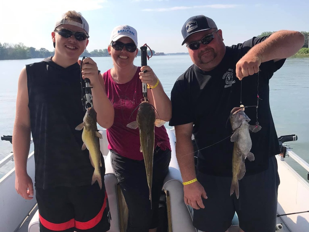 3 Hardhead Sea Catfish caught by 3 people at Lakeside Marblehead