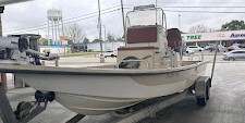 Center console boats