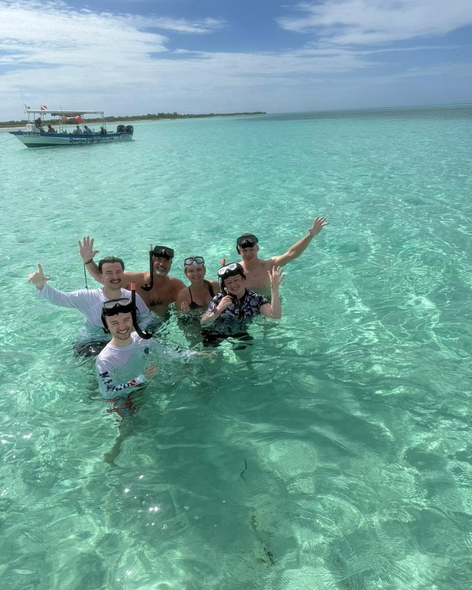Six people fishing in Quintana Roo